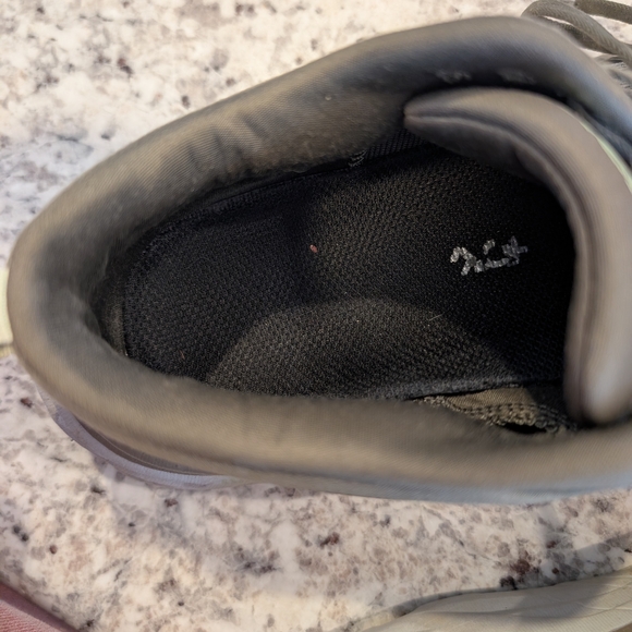 HOKA Bondi 8 Gray/Green Running Shoes Size 7.5 - Picture 7 of 9